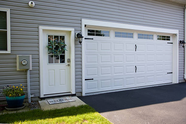 24/7 Emergency Garage Door Panel Replacement experts in Homedale, ID